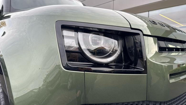 Land Rover Defender 3.0 D250 X-Dynamic SE 90 3dr Auto Diesel Estate